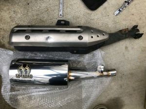 POWERBOXと純正マフラー